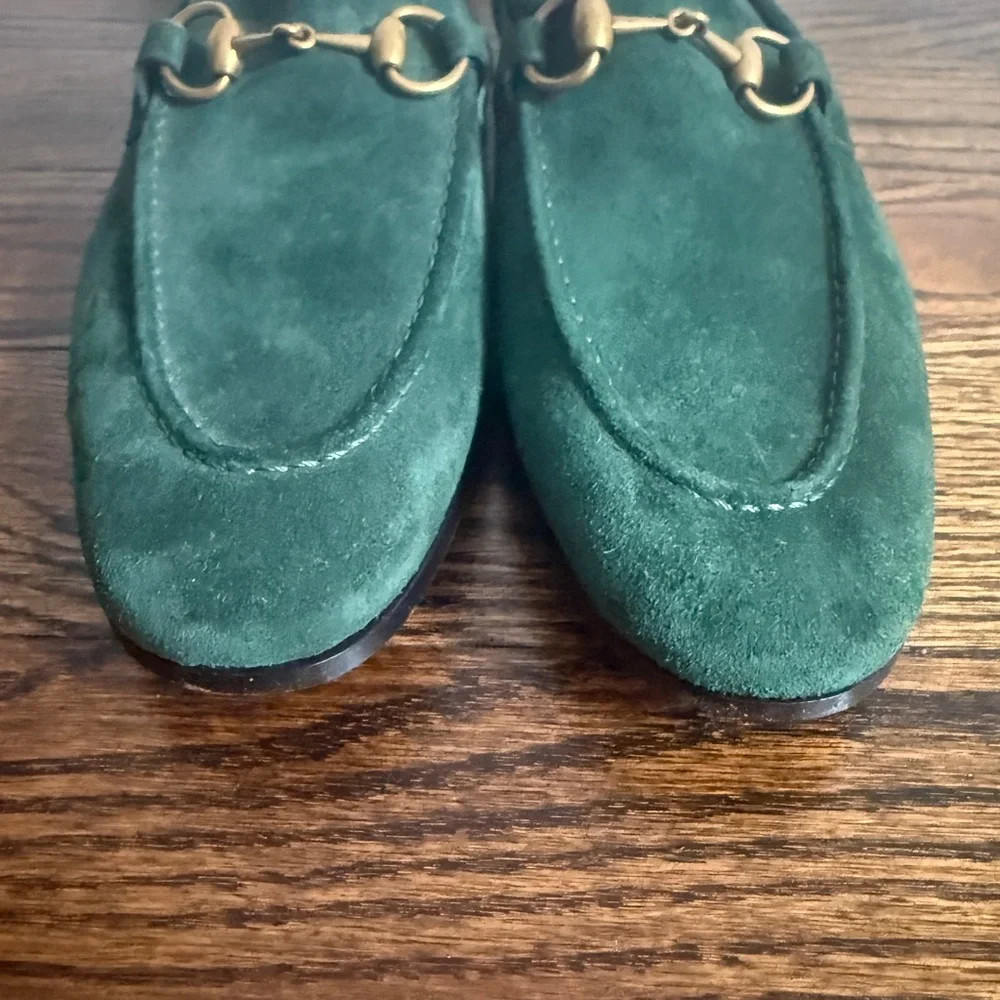 $1,090 Gucci Green Suede Loafers men’s 9